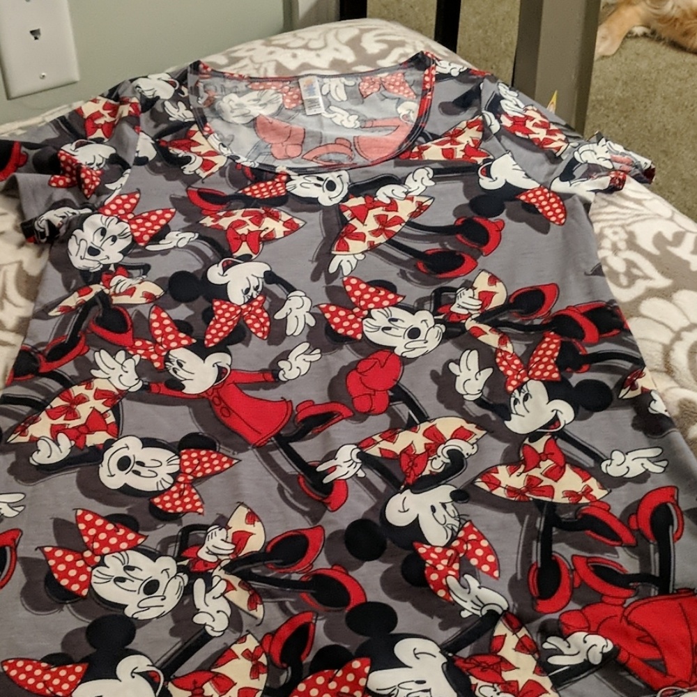 LulaRoe Classic T